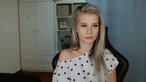 KristineAmore online show from March 27, 2026, 7:25 am