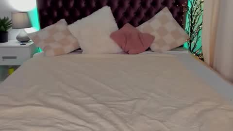 Snapshot of kristivegas chatting on December 12, 2024, 1:17 pm KristiVegas online show from December 12, 2024, 1:17 pm