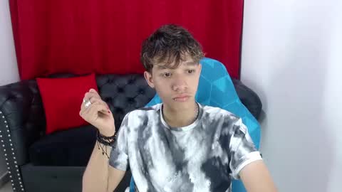 Snapshot of kristof_mills chatting on February 12, 2025, 8:18 pm KRIS online show from February 12, 2025, 8:18 pm