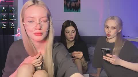 Snapshot of kristy_babe chatting on March 27, 2026, 6:19 am Kristy and Alice online show from March 27, 2026, 6:19 am