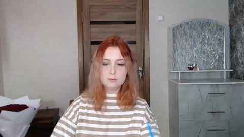 Snapshot of kristy_fran chatting on September 17, 2025, 10:11 pm Kristy online show from September 17, 2025, 10:11 pm
