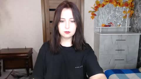 Snapshot of kristy_fran chatting on October 1, 2025, 10:16 pm Kristy online show from October 1, 2025, 10:16 pm