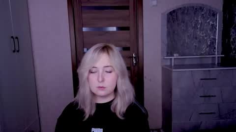 Kristy online show from March 11, 2026, 12:38 am