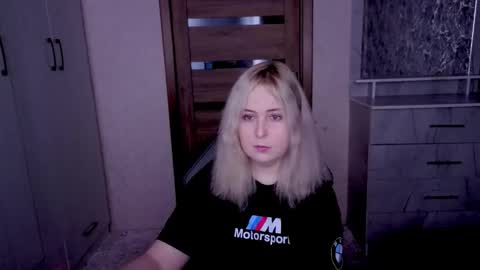 Kristy online show from April 5, 2026, 8:39 pm