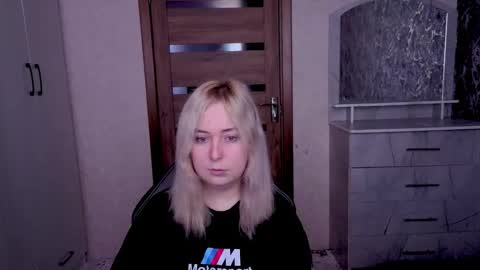 Kristy online show from April 6, 2026, 4:57 am