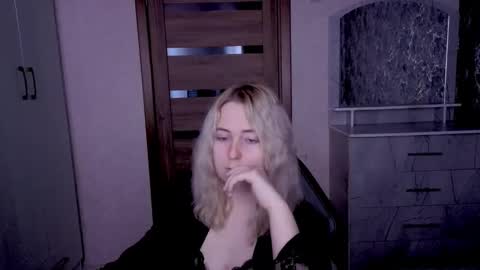 Kristy online show from April 27, 2026, 10:52 pm