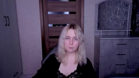 Kristy online show from April 28, 2026, 2:27 am