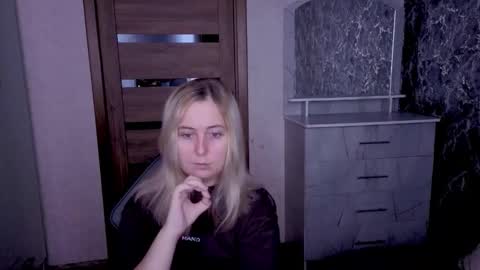 Kristy online show from May 25, 2026, 1:44 am