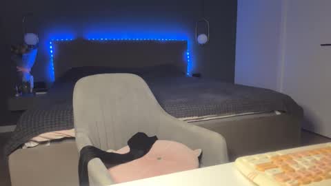 Kristi online show from December 1, 2025, 4:17 am