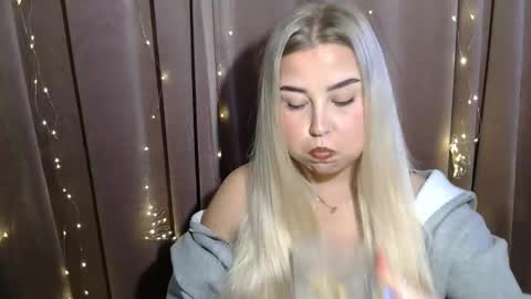 KristyFlowers online show from December 2, 2024, 9:45 am
