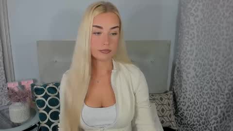 KristyFlowers online show from May 5, 2026, 3:20 pm