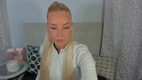 KristyFlowers online show from July 23, 2026, 3:43 pm