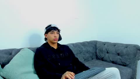 Kroy Wave  Muscle Tattoos Latino online show from May 29, 2026, 4:10 am