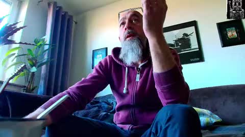 krummersaebel online show from March 8, 2025, 10:11 am