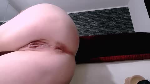 krystal desire online show from October 7, 2025, 5:37 am