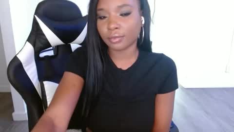 Krystal Blake online show from October 29, 2025, 3:47 pm