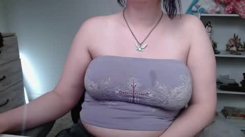 Krystal Syx online show from April 23, 2026, 10:12 pm