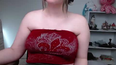Snapshot of krystalsyxx chatting on July 2, 2026, 2:34 pm Krystal Syx online show from July 2, 2026, 2:34 pm