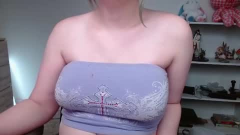 Snapshot of krystalsyxx chatting on July 7, 2026, 1:37 pm Krystal Syx online show from July 7, 2026, 1:37 pm