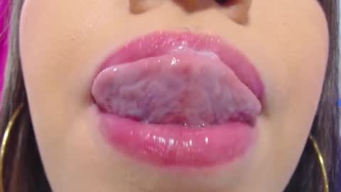 Snapshot of krysten_ritter2 chatting on February 27, 2025, 10:04 am krys online show from February 27, 2025, 10:04 am