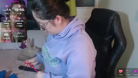 kryystaladams online show from April 14, 2026, 8:31 am