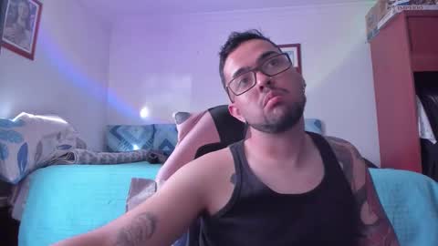 Snapshot of kssam772 chatting on October 6, 2025, 9:01 pm Sam monitor de modelos independientes online show from October 6, 2025, 9:01 pm