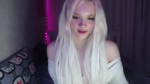 Emilia online show from March 7, 2025, 2:36 am