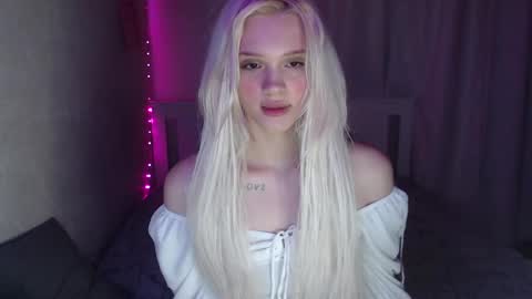 Emilia online show from March 9, 2025, 2:29 am