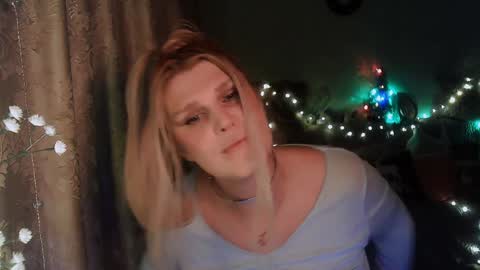 Annika  MTF ts post -op online show from December 5, 2024, 1:28 pm