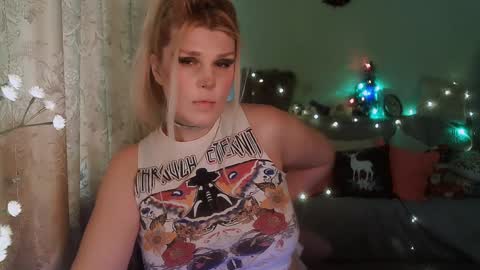 Annika  MTF ts post -op online show from December 15, 2024, 10:50 am