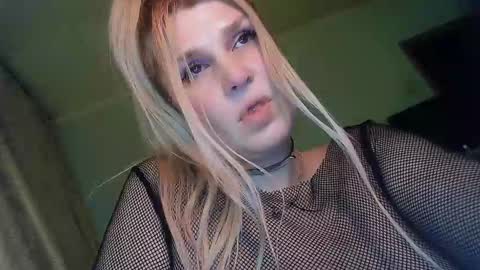 Annika  MTF ts post -op online show from February 9, 2025, 2:18 pm