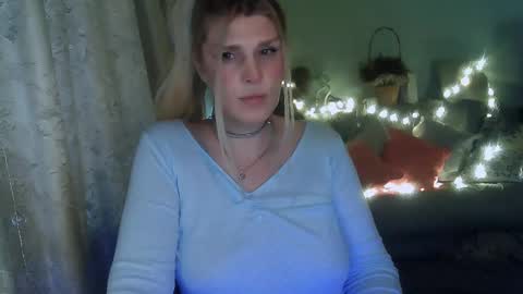 Annika  MTF ts post -op online show from February 14, 2025, 1:29 pm