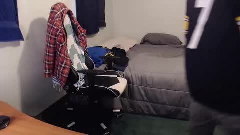 Kuggy online show from December 1, 2024, 7:03 pm