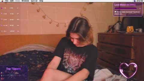 Snapshot of kuntboyzworld chatting on October 29, 2025, 8:21 pm Krypto hethey online show from October 29, 2025, 8:21 pm