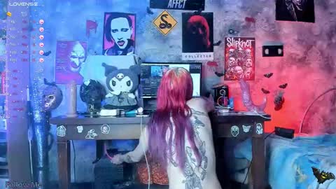 Erika online show from October 13, 2025, 9:15 pm