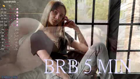 Erika online show from October 24, 2025, 3:52 pm