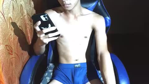 kurtxxx07 online show from December 18, 2025, 10:27 pm