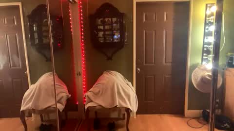 Snapshot of kushbabie420 chatting on November 1, 2025, 5:20 am kushbabie420 online show from November 1, 2025, 5:20 am