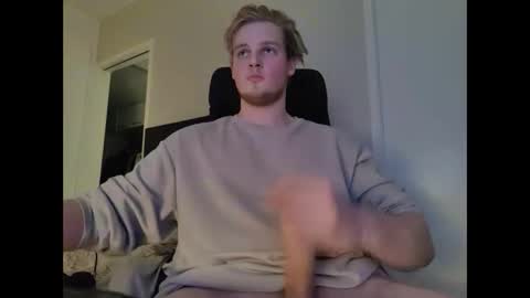 Snapshot of kuukkeli7 chatting on January 13, 2025, 7:10 pm kuukkeli7 online show from January 13, 2025, 7:10 pm