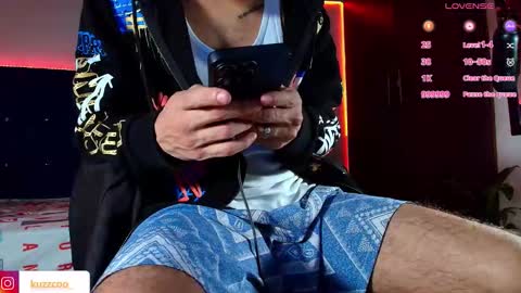 kuzzcoo online show from October 14, 2025, 3:29 am