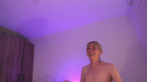 Snapshot of kxss_krawl chatting on September 30, 2025, 10:59 pm Aria Kess online show from September 30, 2025, 10:59 pm