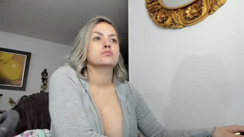 Snapshot of kyhara chatting on January 2, 2025, 2:43 am kyhara online show from January 2, 2025, 2:43 am