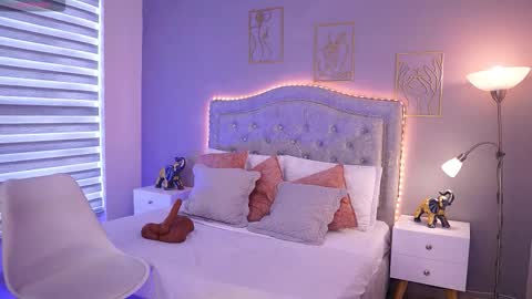 Snapshot of kylamorrison chatting on November 1, 2025, 2:52 pm I am Kyla online show from November 1, 2025, 2:52 pm