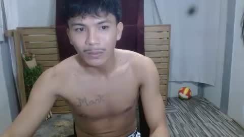 kyle_lourence online show from April 22, 2026, 3:13 pm