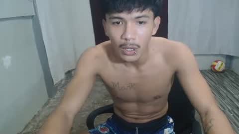 kyle_lourence online show from May 7, 2026, 11:59 am