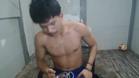kyle_lourence online show from May 12, 2026, 1:47 am