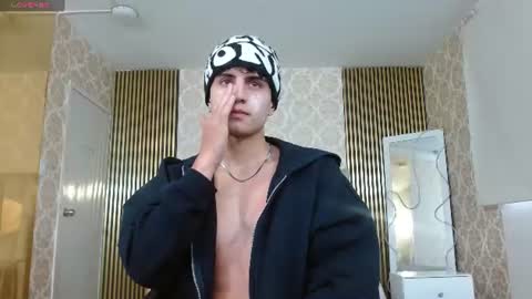 kyler_tay online show from June 16, 2026, 11:46 am