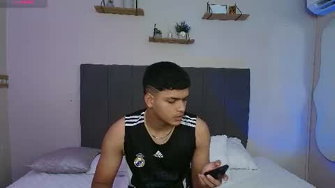 Snapshot of kyliam_big chatting on June 20, 2026, 7:38 pm Kyliam online show from June 20, 2026, 7:38 pm