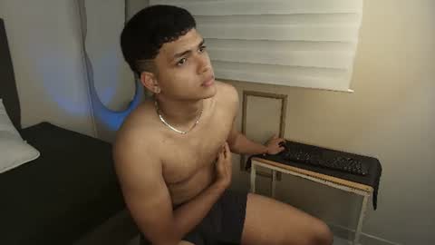 Snapshot of kyliam_big chatting on June 27, 2026, 7:52 pm Kyliam online show from June 27, 2026, 7:52 pm