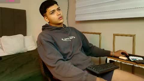 Snapshot of kyliam_big chatting on July 8, 2026, 8:13 pm Kyliam online show from July 8, 2026, 8:13 pm